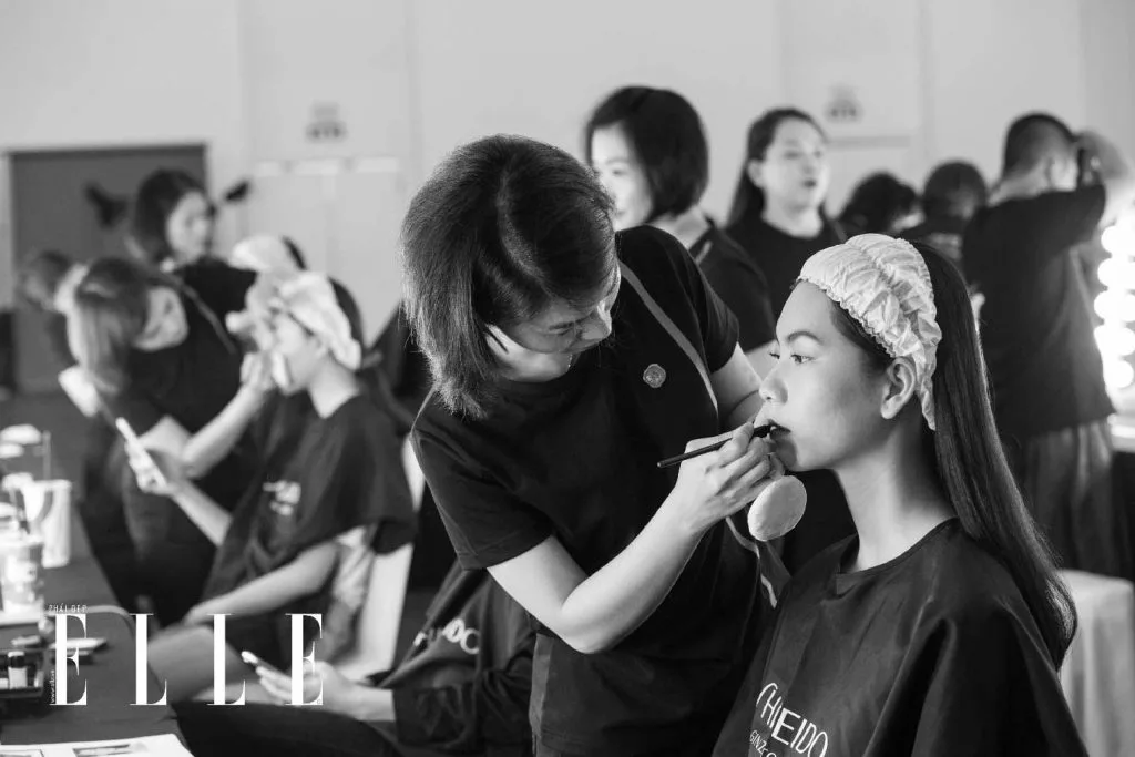 elle fashion journey 2018 hậu trường trang điểm shiseido 4 elle fashion journey 2018 hậu trường trang điểm shiseido 4