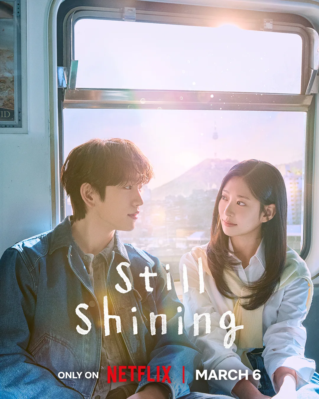 Poster của Still Shining (Ánh sáng của đôi ta), lên sóng Netflix từ ngày 6/3