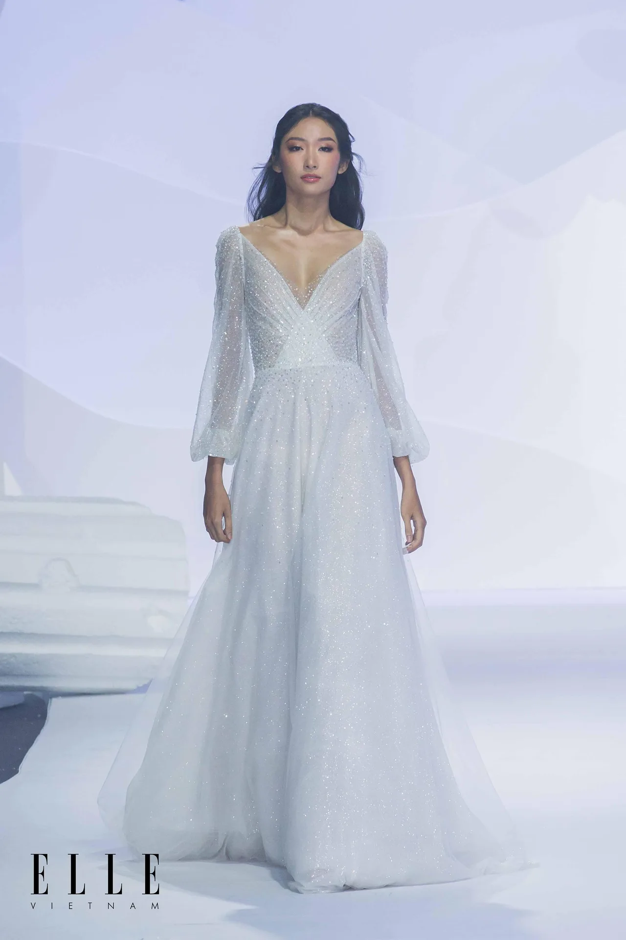 NTK Chung Thanh Phong BST Dear My Princess cùng bộ váy công chúa tối giản tinh tế