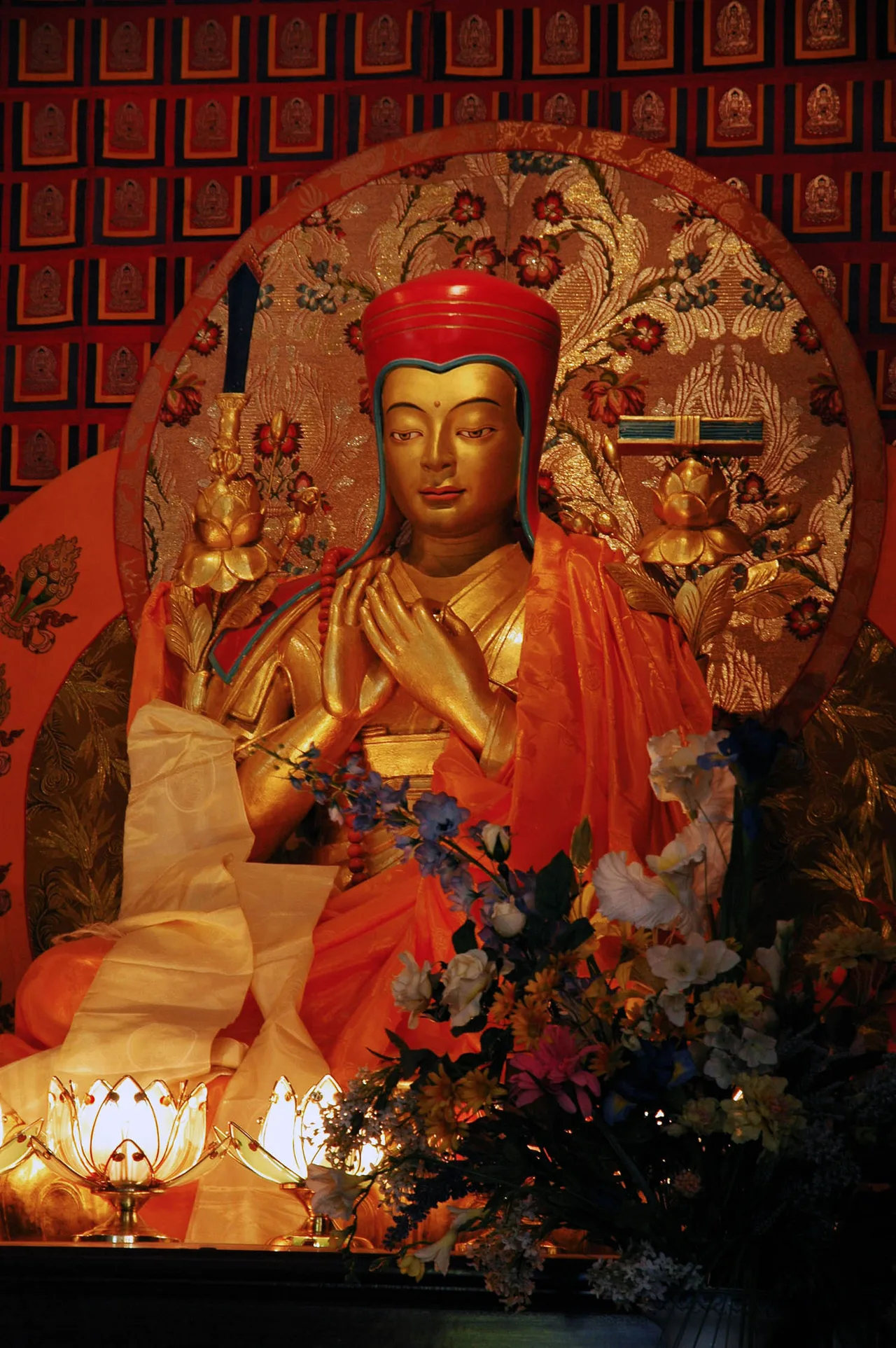 tượng phật ở tu viện sakya