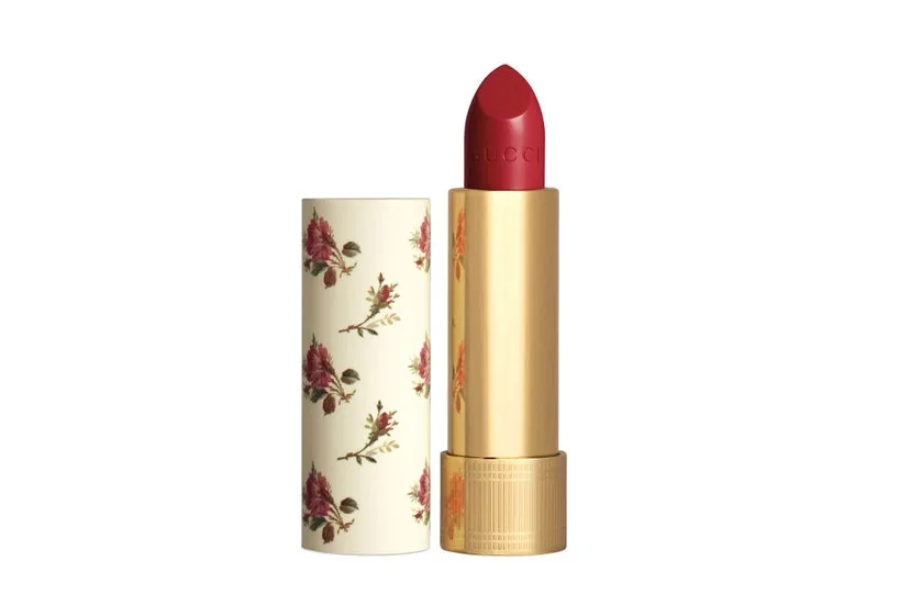 son màu đỏ Gucci Rouge À Lèvres Voile Lipstick in 25 Goldie Red son màu đỏ của Gucci