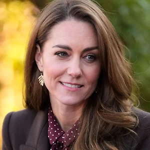 Diện mạo rạng rỡ của Công nương Kate Middleton những ngày trở lại trước công chúng