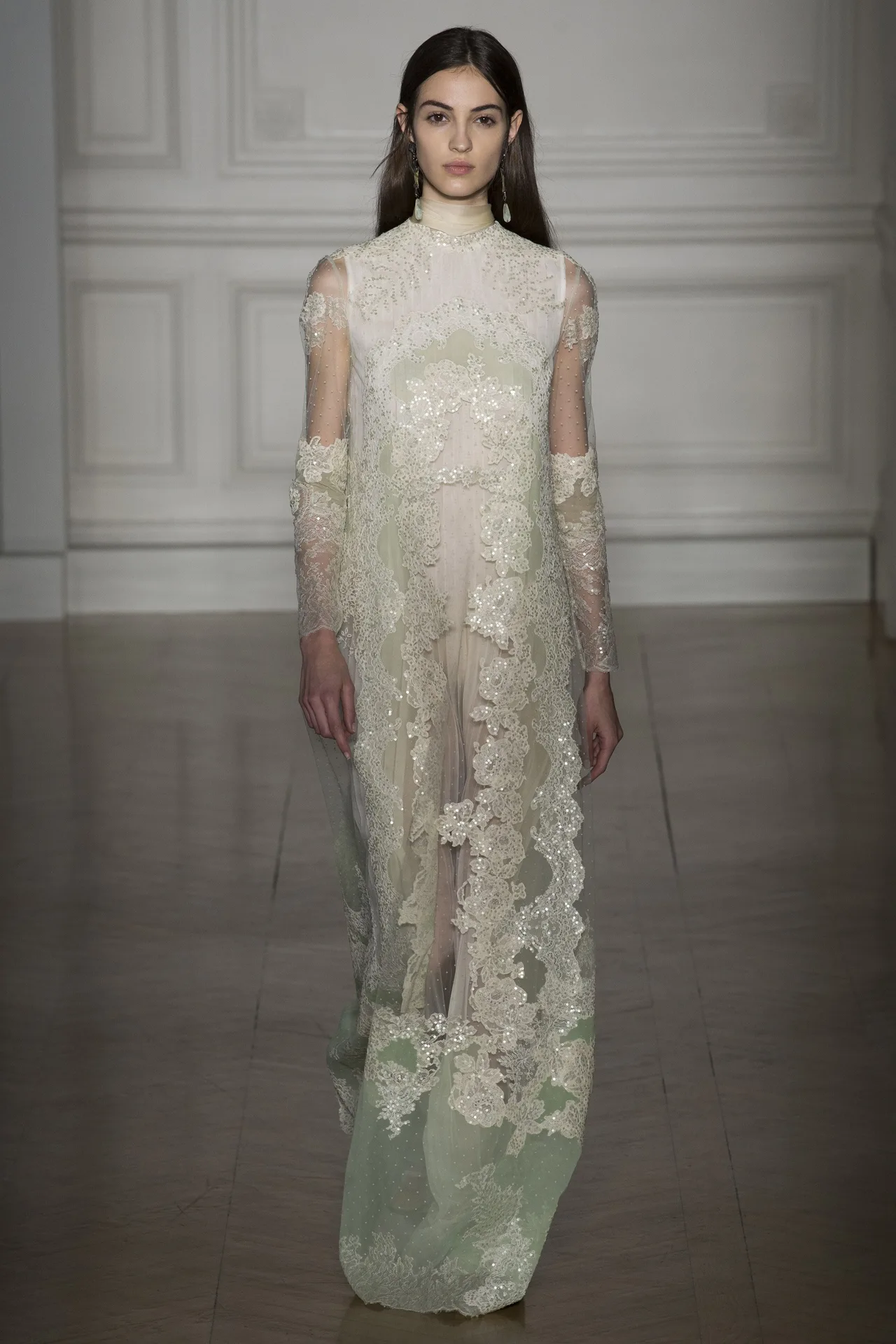 Những BST nổi bật tại tuần lễ Haute Couture Xuân-Hè 2017 - ELLE VN
