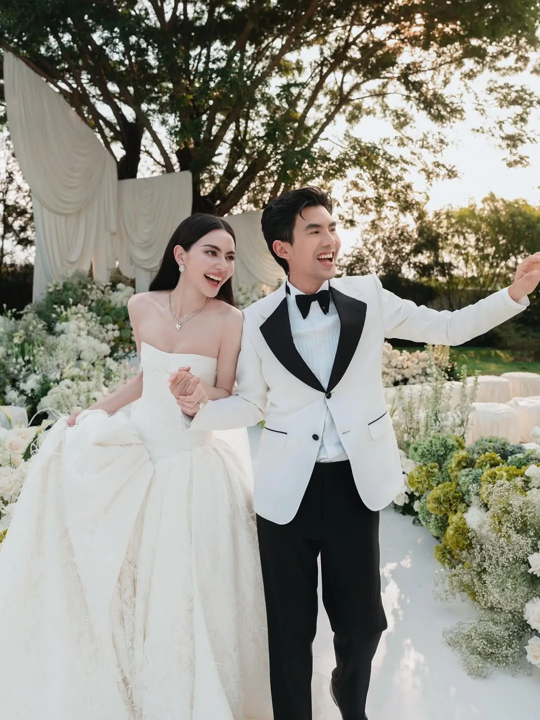 váy cưới mai davika