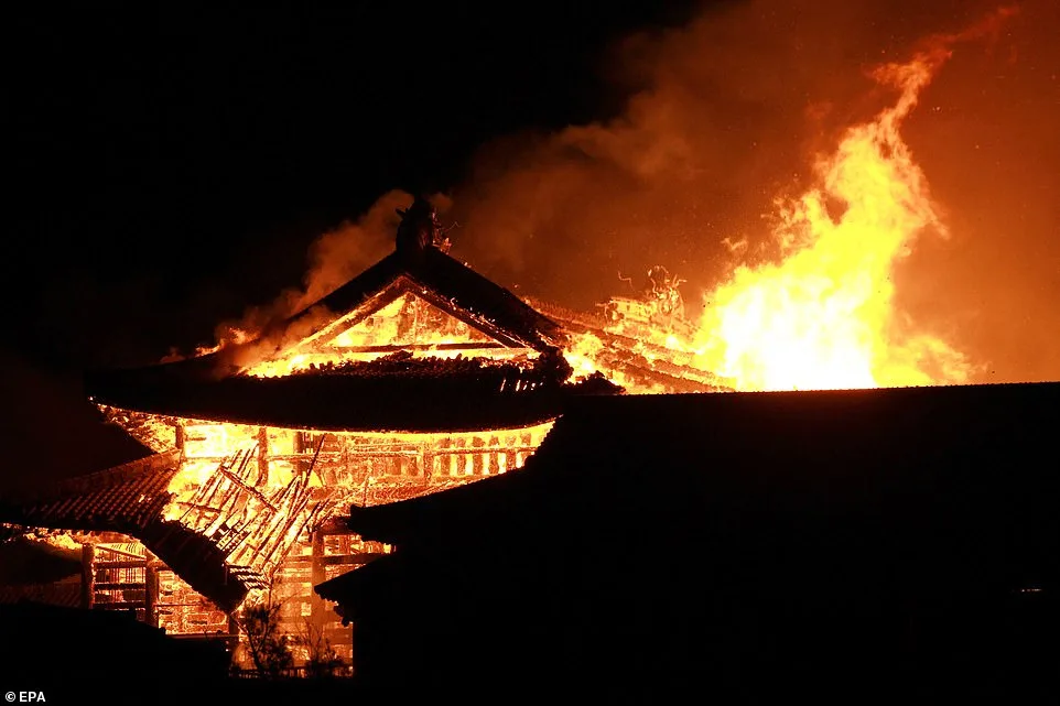 lâu đài shuri dot ngot phat hoa