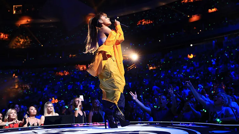 Ariana Grande thất hẹn với fan hâm mộ Việt Nam Ariana Grande thất hẹn với fan hâm mộ Việt Nam