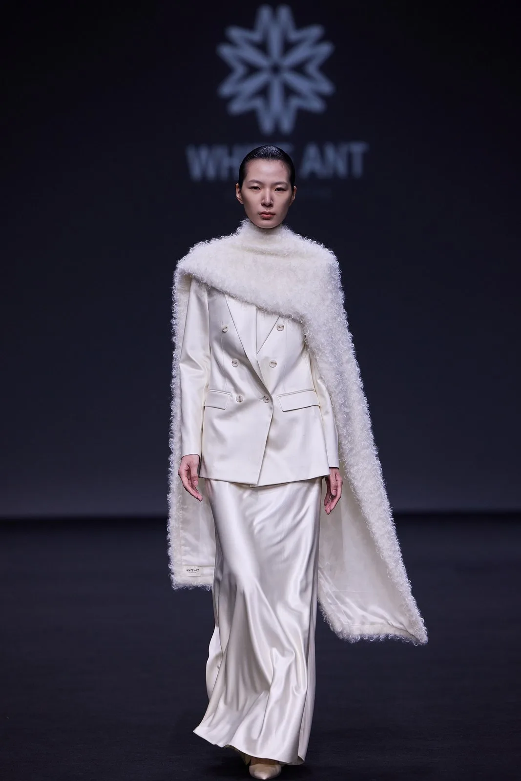 BST White Ant Thu-Đông 2026