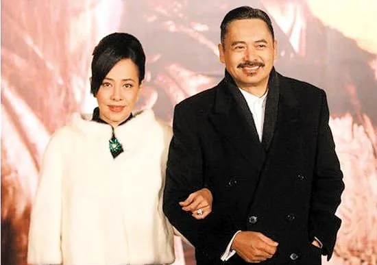 Cuối năm 1991, Trần Huệ Liên (người vợ đương thời của diễn viên Châu Nhuận Phát) mang thai nhưng thật không may mắn, đứa bé bị cuống rốn quấn cổ không thở được, dù đã được các bác sĩ hết sức cứu chữa nhưng không qua khỏi và bị chết non. Tinh thần Trần Huệ Liên sụp đổ trước sự mất mát to lớn này. Trong suốt thời gian đó Châu Nhuận Phát cũng nhẫn chịu cùng vợ vượt qua nỗi đau mất con. Vào thời điểm đó, Châu Nhuận Phát dường như tạm dừng hết mọi hoạt động, ngày đêm bầu bạn, chăm sóc cho vợ.