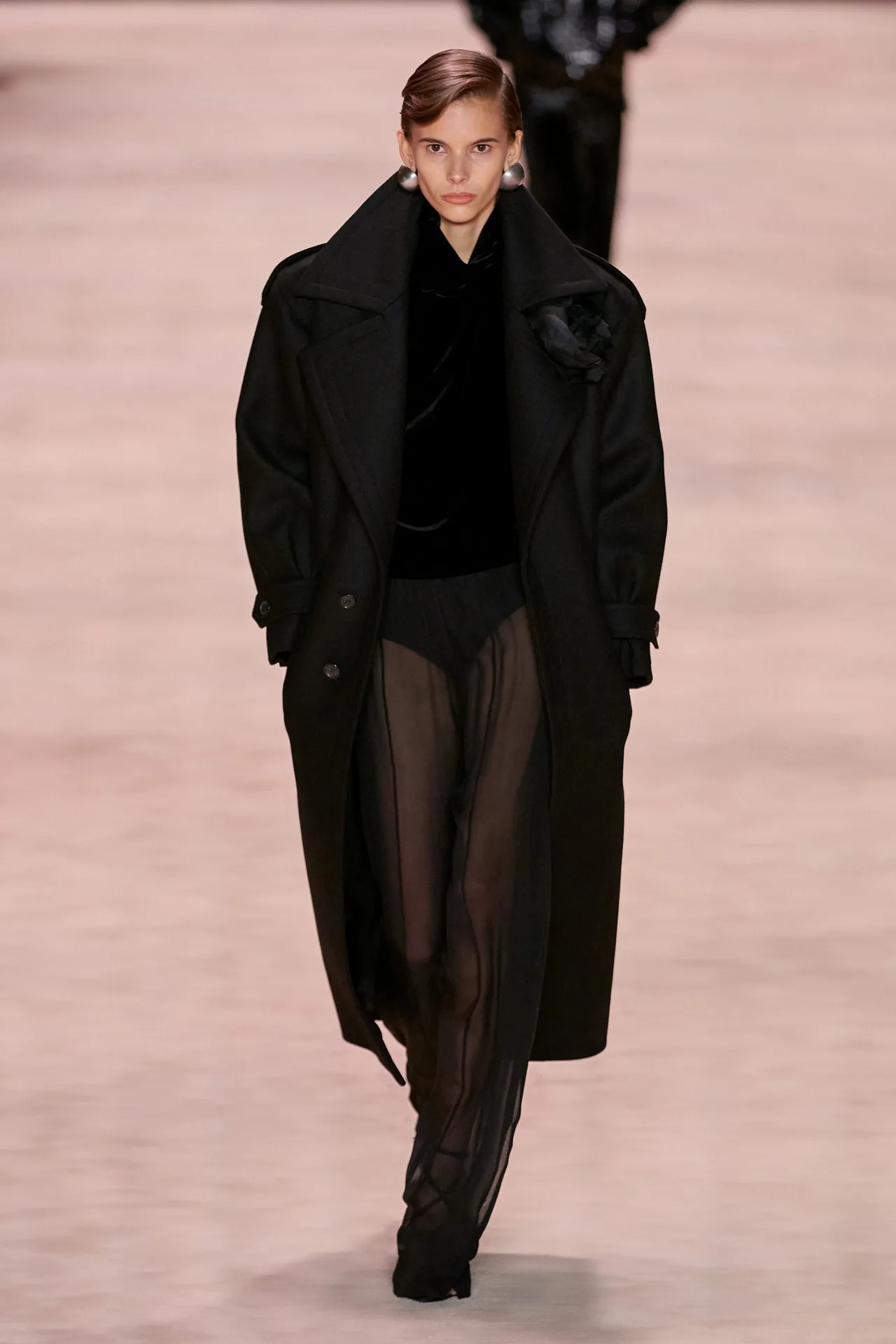 Saint Laurent ready-to-wear mùa Đông 2022 Look 28