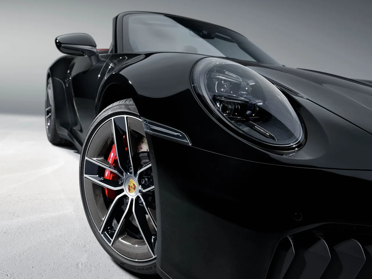 Porsche x ELLE Decoration Vietnam cận cảnh cụm đèn pha