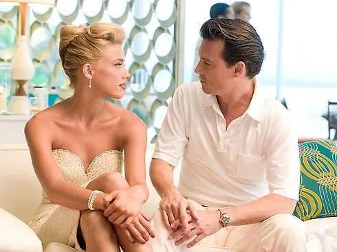 Họ gặp nhau khi cùng hợp tác trong phim The Rum Diary (2011).