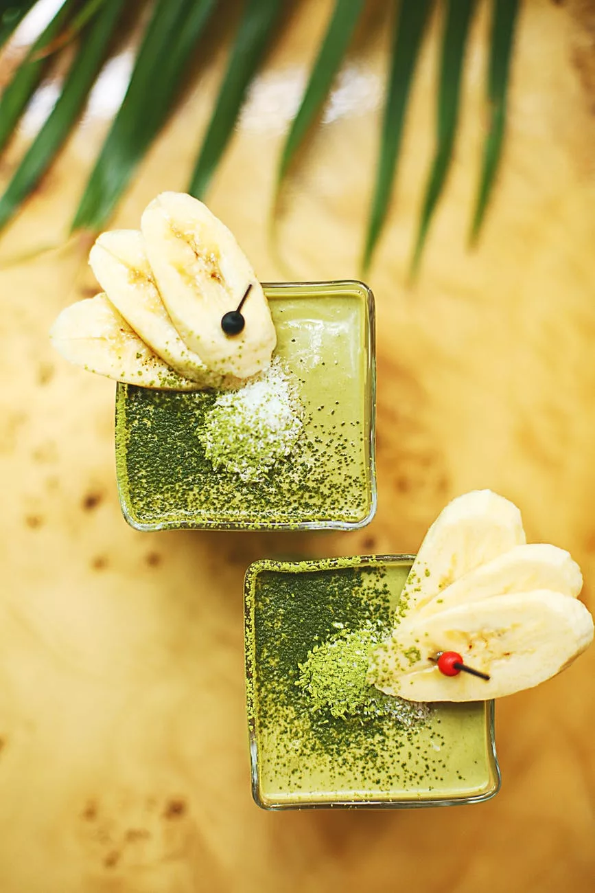 Nước ép-Hai ly sinh tố.
