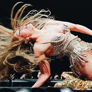 Jennifer Lopez-Đầm đính hạt.