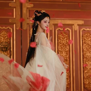 tạo hình cổ trang của Vương Sở Nhiên