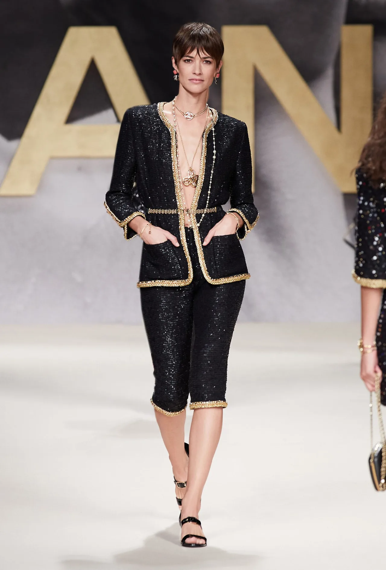 Chanel SS21 Look 18