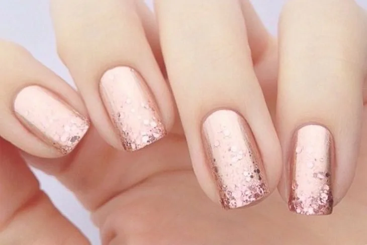 Mê mẫn với 10 kiểu móng tay đẹp cho ngày cưới 06 Mê mẫn với 10 kiểu móng tay đẹp cho ngày cưới 06
