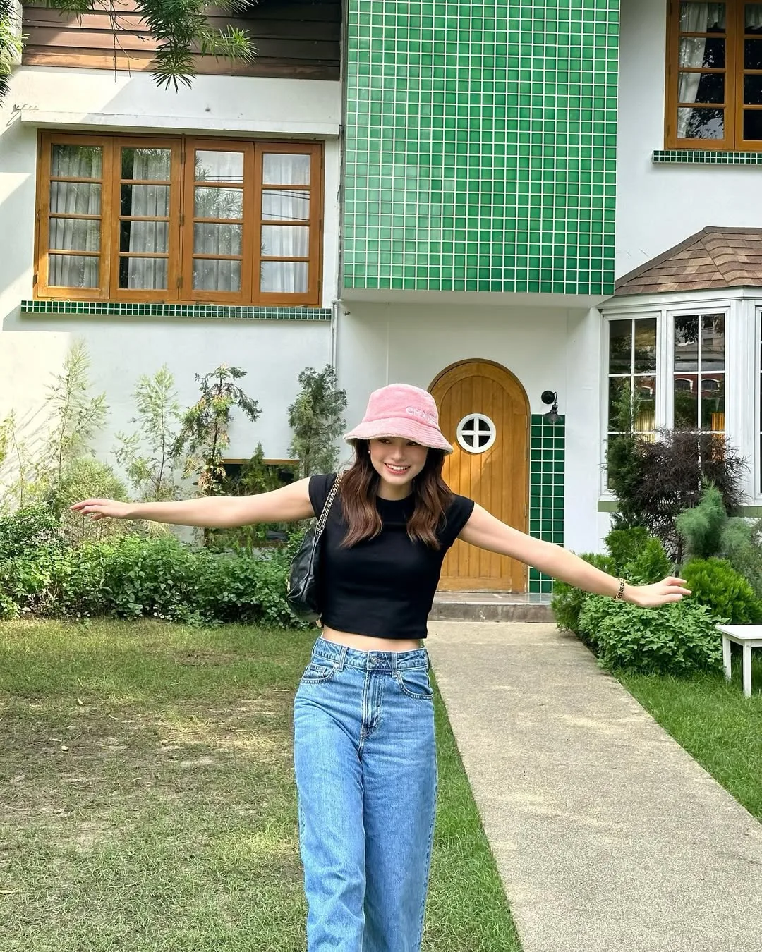 Becky mặc đồ đơn giản