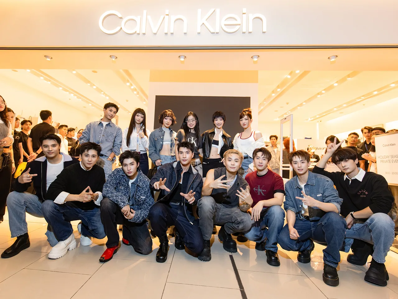 dàn khách mời tại sự kiện ra mắt Bộ Sưu Tập Mùa Lễ Hội Calvin Klein