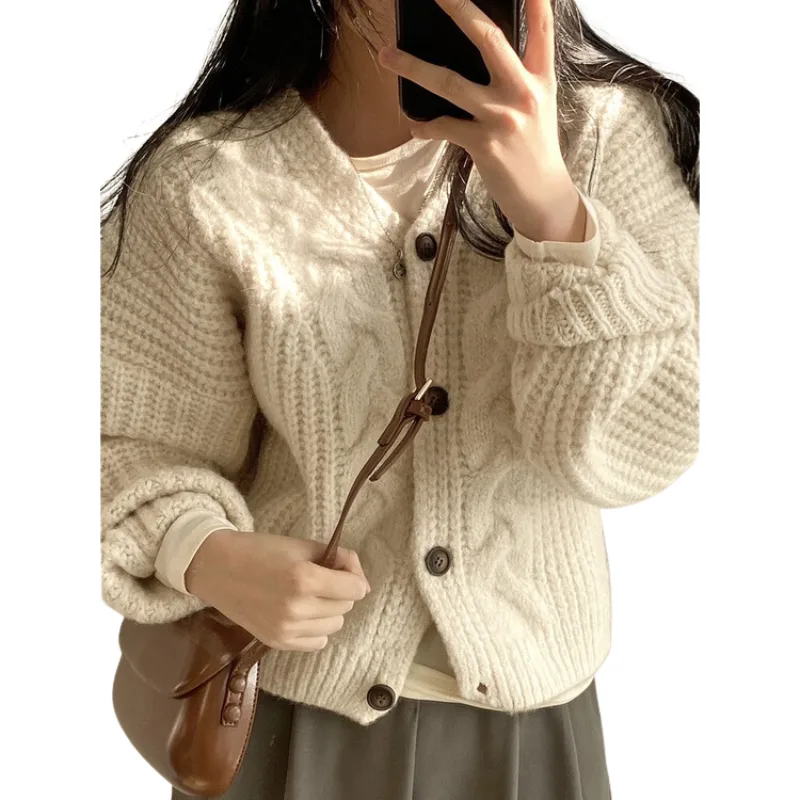 ELLE Linh (34).png