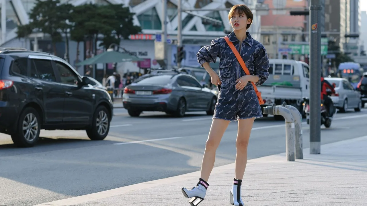 Boots cao gót đế thô ánh bạc