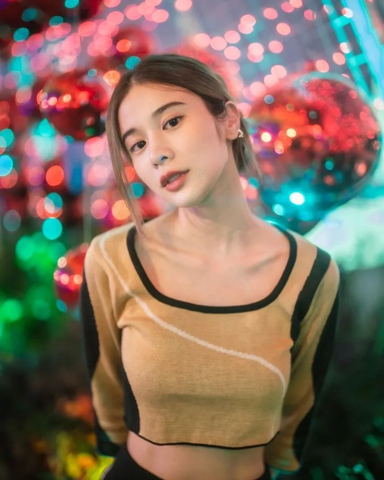 Tạo dáng chụp ảnh để có xương quai xanh đẹp Tạo dáng chụp ảnh để có xương quai xanh đẹp