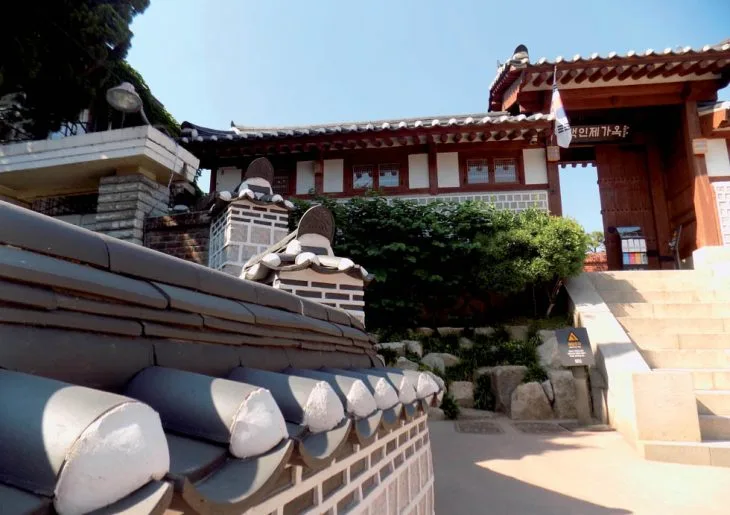 Du lich Han Quoc Thong dong o lang co Bukchon Hanok 5 Du lich Han Quoc Thong dong o lang co Bukchon Hanok 5