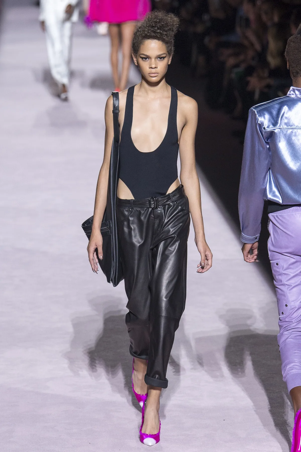 Bộ sưu tập Mùa Xuân Tom Ford 2018: Sự mê hoặc thuần túy Bộ sưu tập Mùa Xuân Tom Ford 2018: Sự mê hoặc thuần túy
