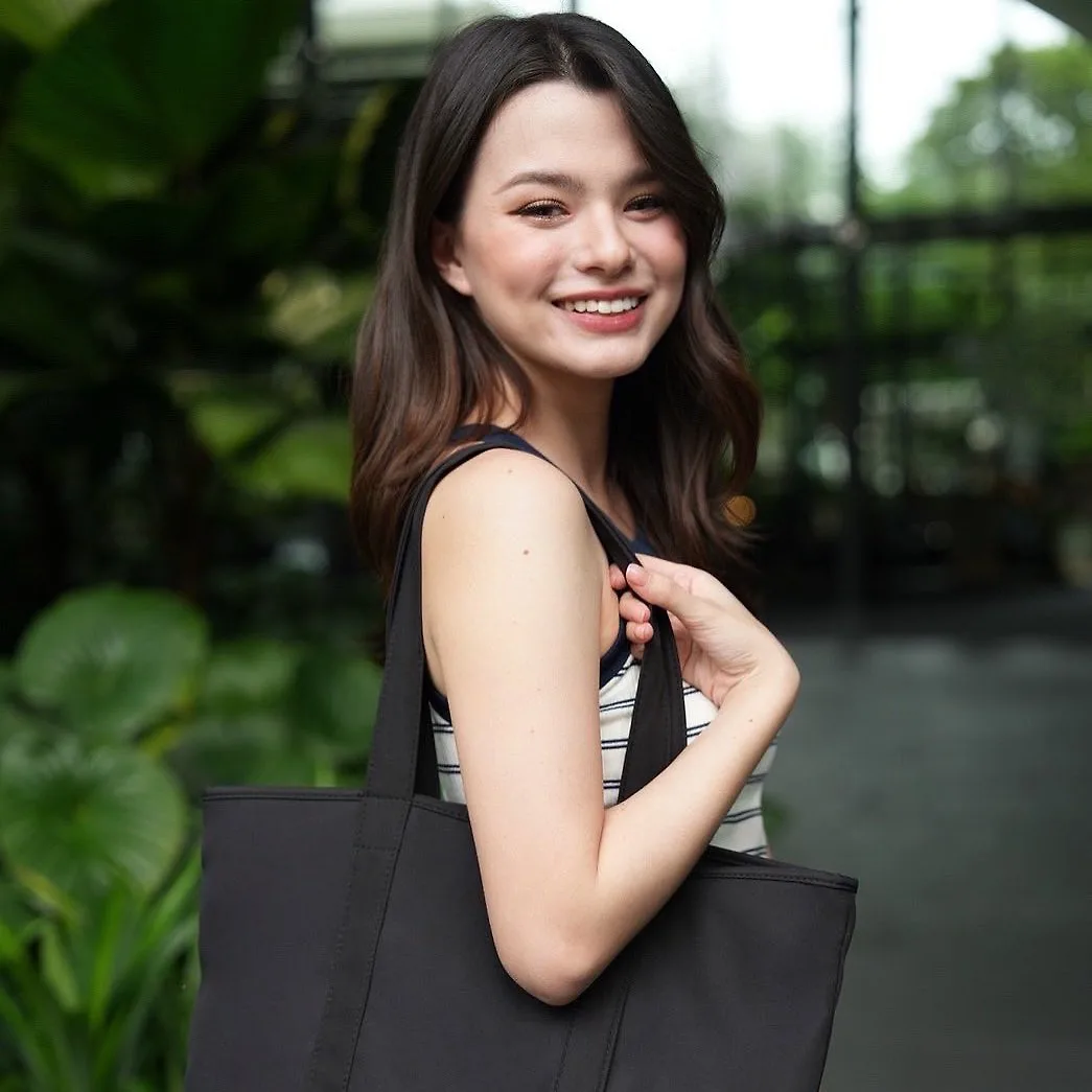Phong cách trang điểm nhẹ nhàng, tự nhiên giúp tạo thiện cảm trong buổi phỏng vấn xin việc