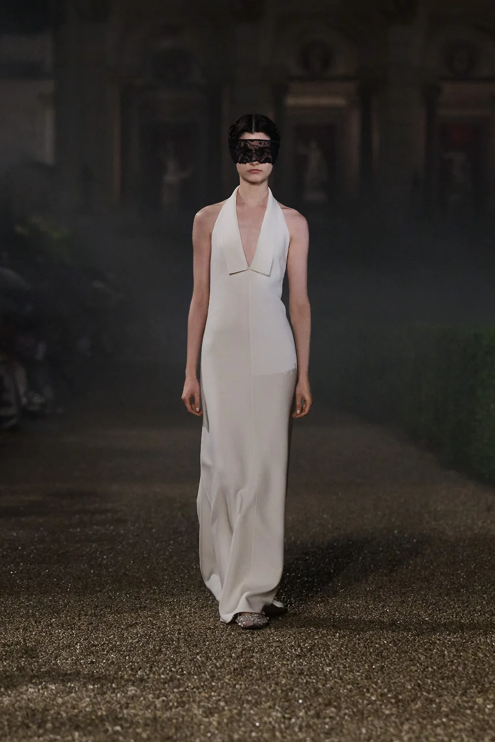 váy cổ yếm BST Dior Cruise 2026