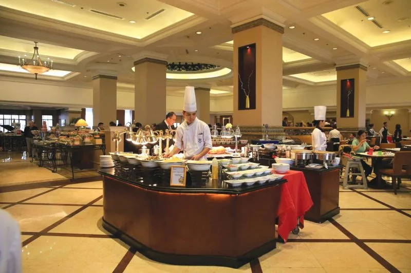 Nhà hàng Oven D’or tặng một suất ăn cho khách hàng dẫn theo bạn đi cùng. Nhà hàng Oven D’or tặng một suất ăn cho khách hàng dẫn theo bạn đi cùng.