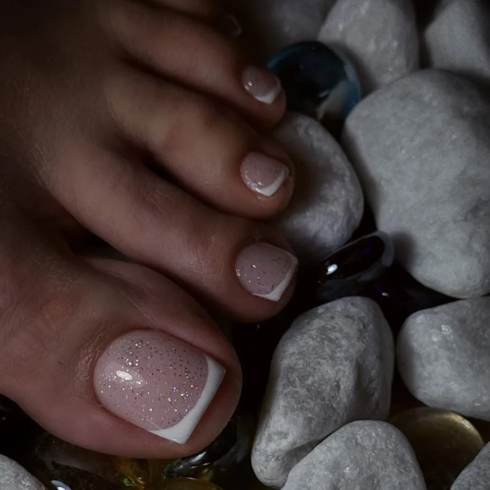 nail kiểu Pháp có ánh nhũ