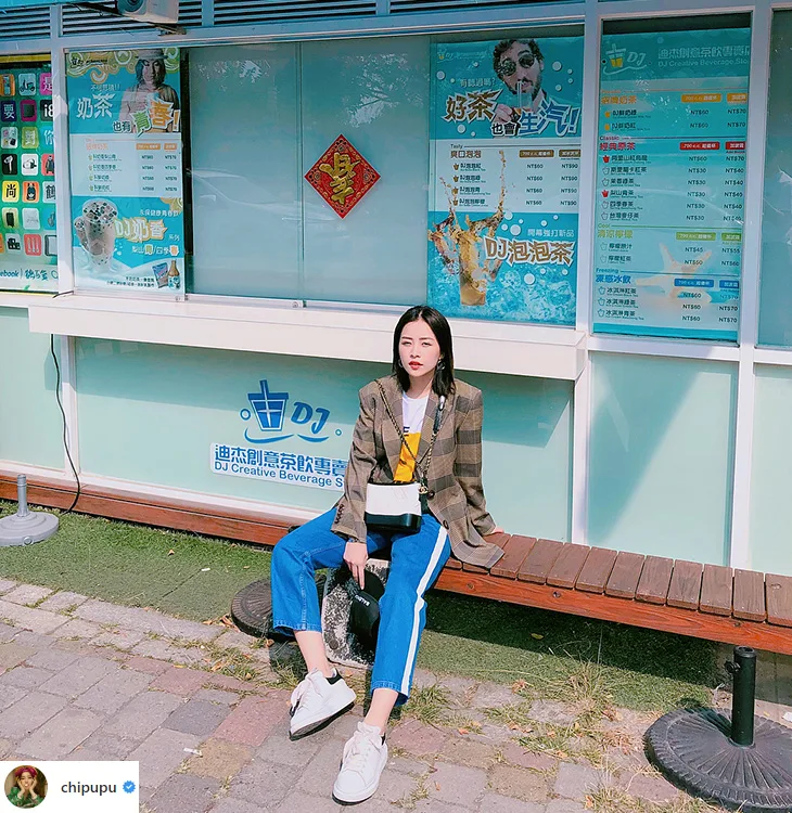 elle style calendar sneakers chi pu