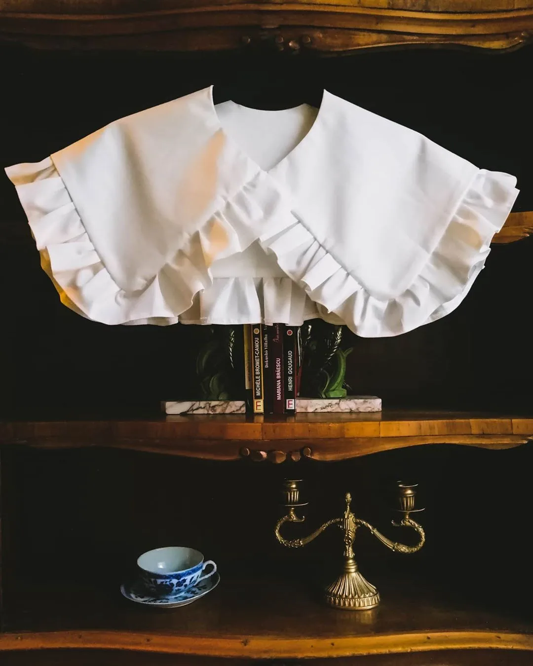 Cổ áo vuông rời vintage