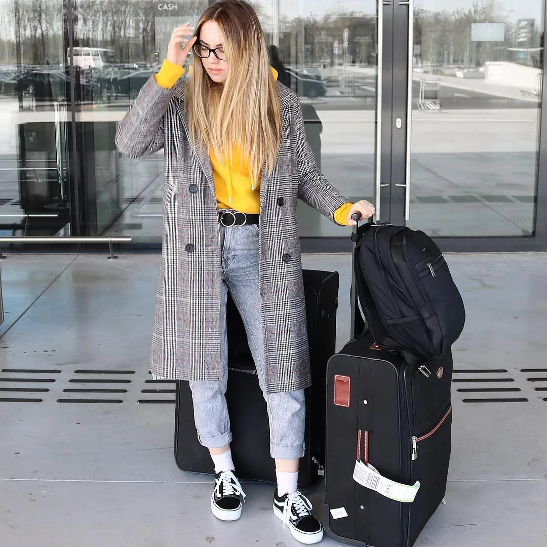 Những cô nàng sở hữu tủ giày sneaker trong mơ của mọi cô gái Những cô nàng sở hữu tủ giày sneaker trong mơ của mọi cô gái