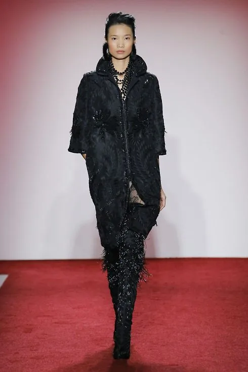 Đôi bốt đen ấn tượng của Naeem Khan