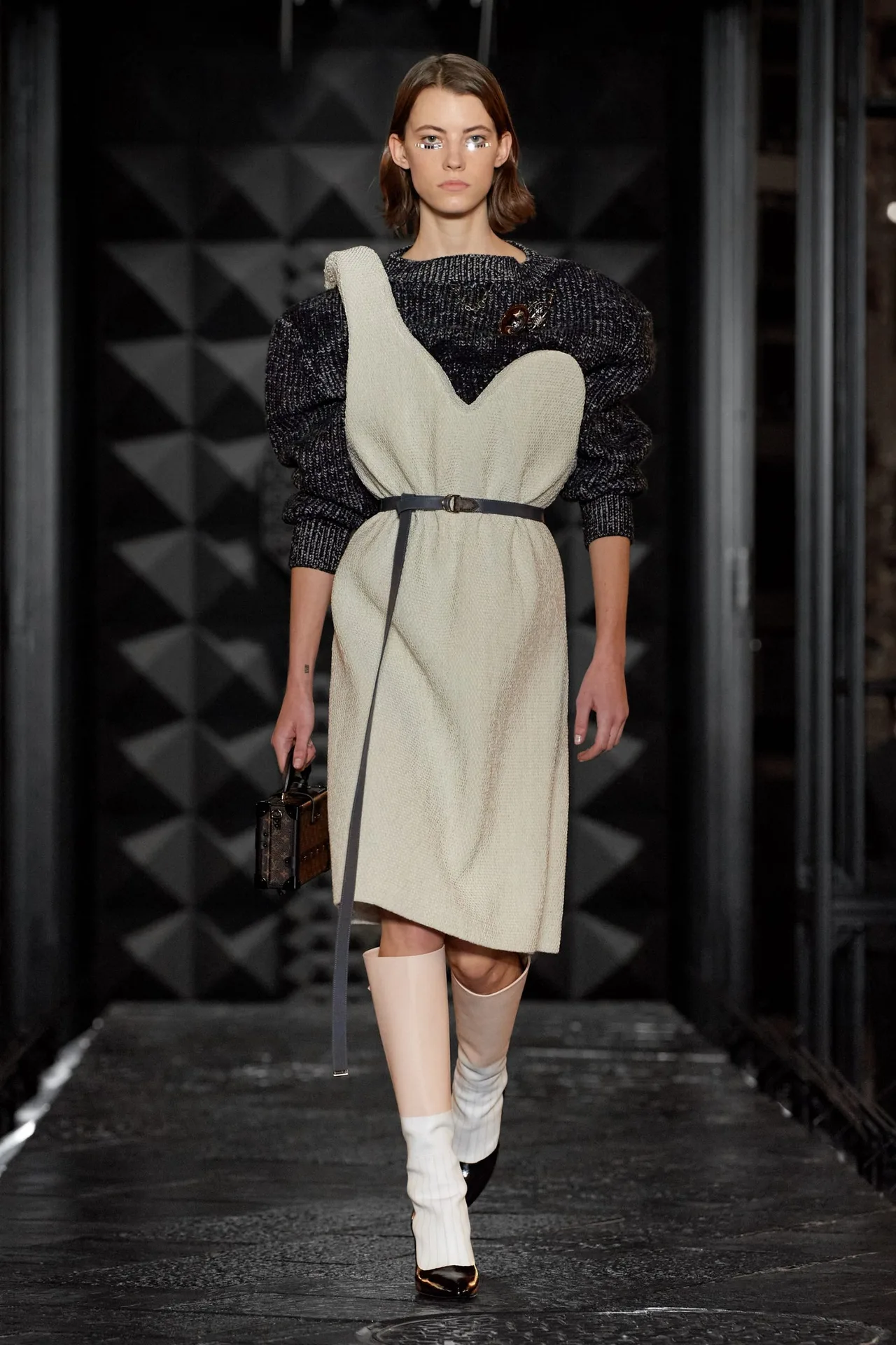 00005-louis-vuitton-fall-2023-ready-to-wear-credit-gorunway