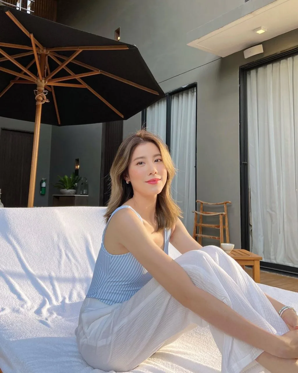 cô gái thời trang mùa hè