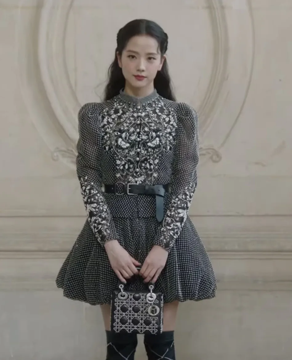 Jisoo (BLACKPINK) tại tuần lễ thời trang Paris Haute Couture