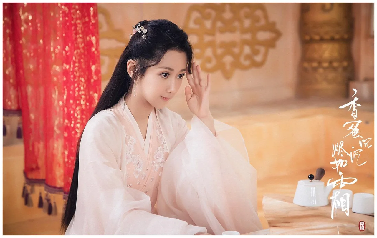Trước Cá mực hầm mật, Dương Tử từng khiến khán giả xao xuyến với hình tượng tiên tử Cẩm Mịch. trang điểm cẩm mịch