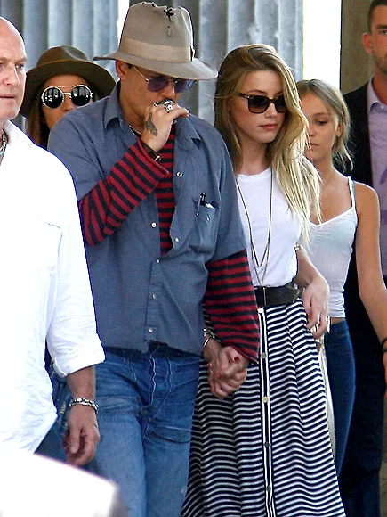 7/2013, Heard luôn bên cạnh Depp và có lúc còn đi chung với con của anh, LiLy Rose và Jack.