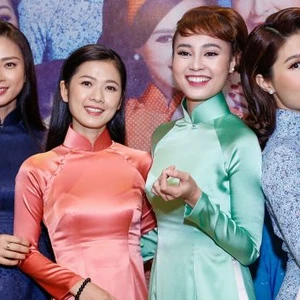 Dàn mỹ nhân Cô Ba Sài Gòn khoe dáng ngọc tại Cánh diều vàng