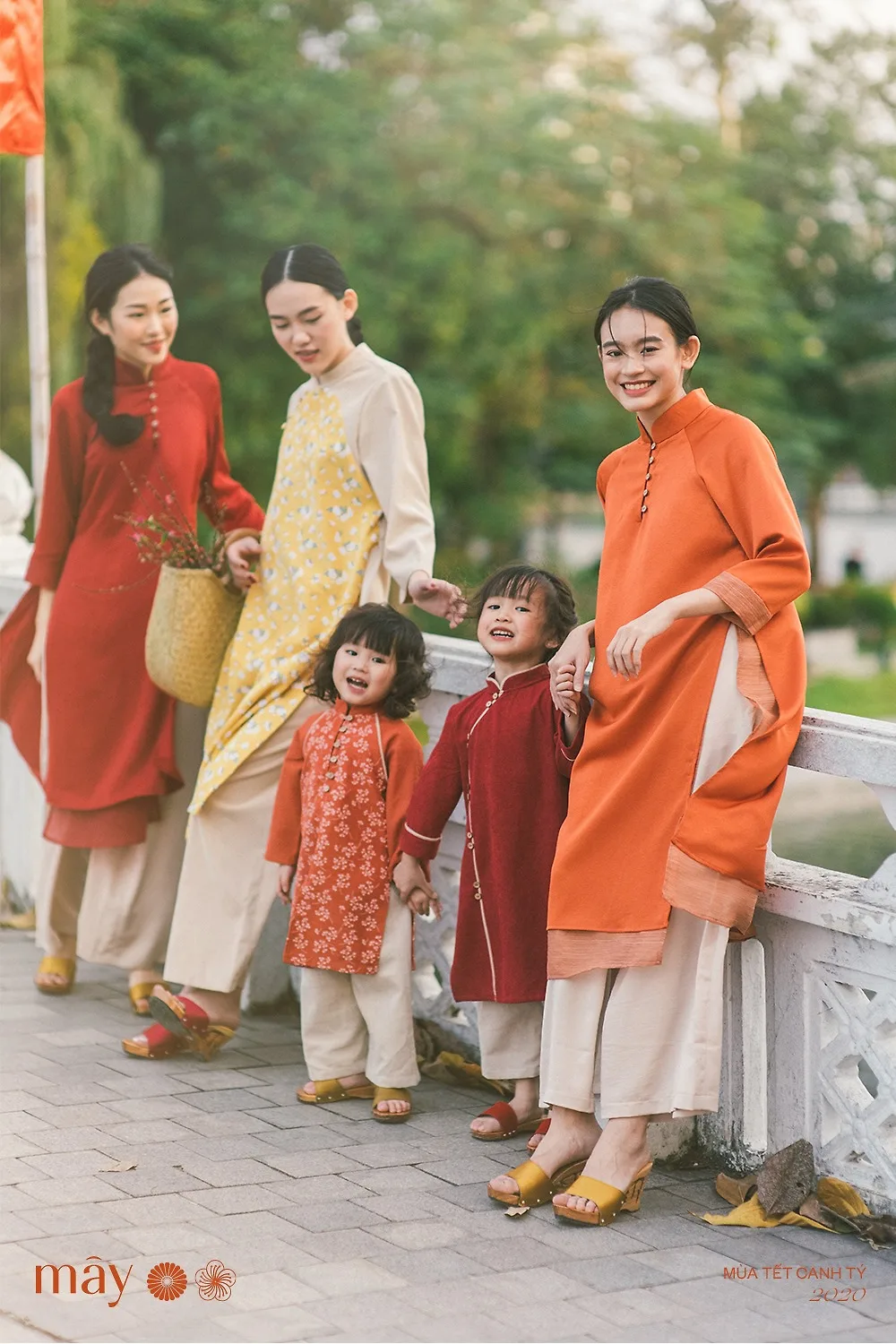 áo dài tết 2020 tủ nhà mây đỏ