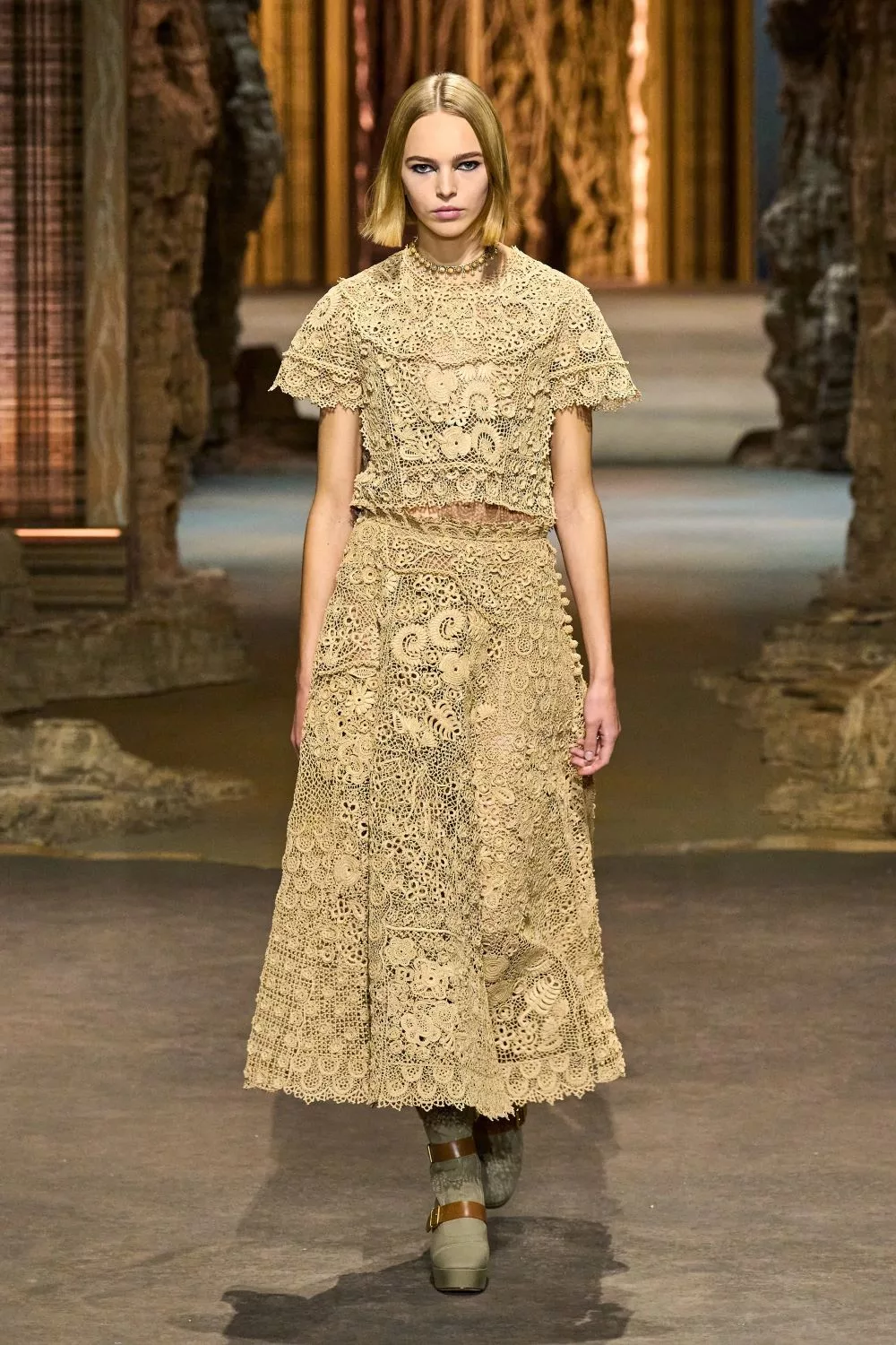 CD xuân hè 2023 look 77