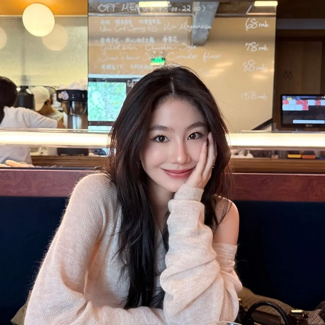 Người mẫu với làn da được chăm sóc kĩ lưỡng