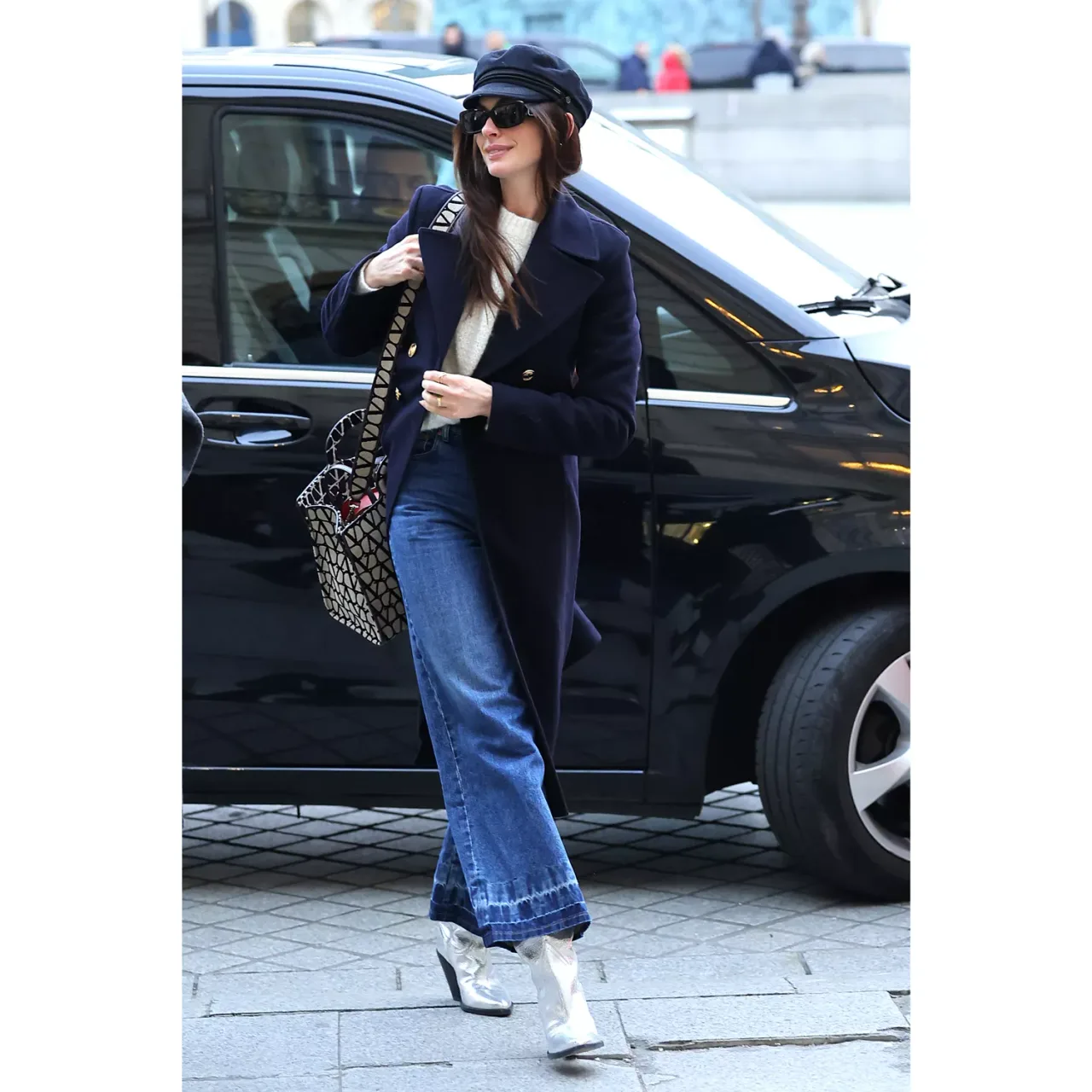 Anne diện quần jeans