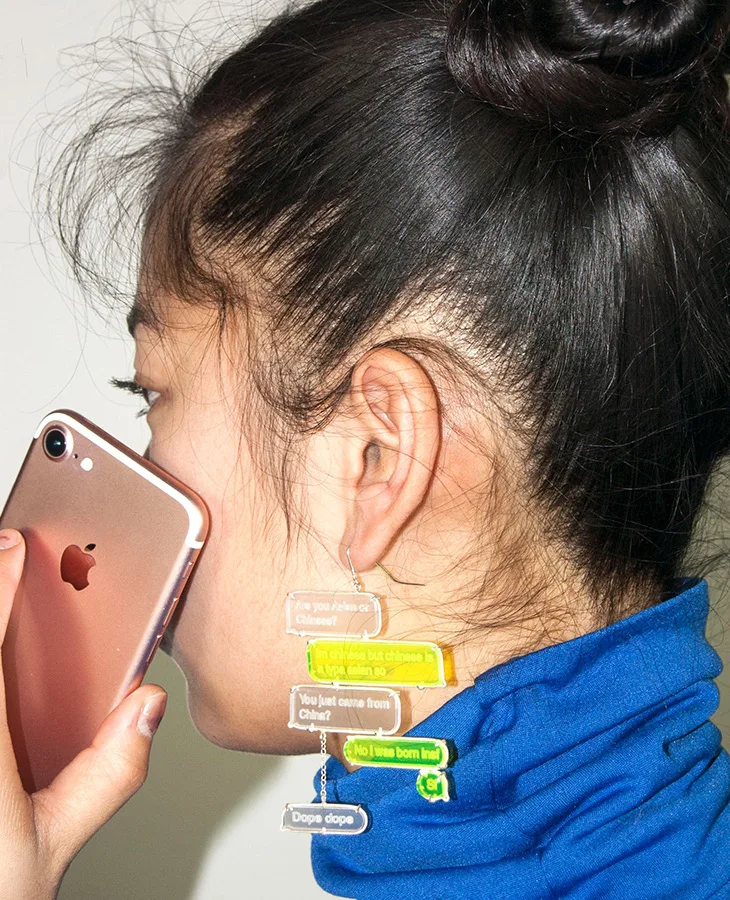 Một bên của đôi hoa tai trong BST trang sức của Ada Chen.