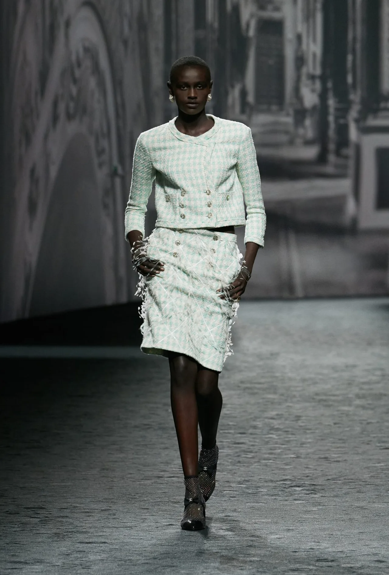 CHANEL Xuân Hè 2023 Ready to Wear look 35
