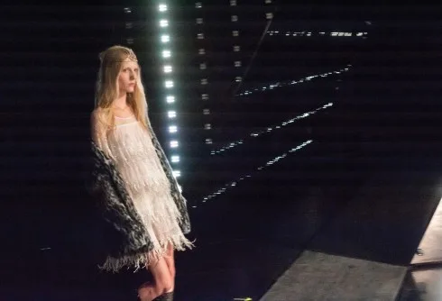 Tại Saint Laurent, NTK Hedi Slimane đã thu hút rất nhiều khách hàng trung thành nhờ những thiết kế đậm chất rock'n'roll nhưng dễ phối, dễ mặc và rất thực tế.