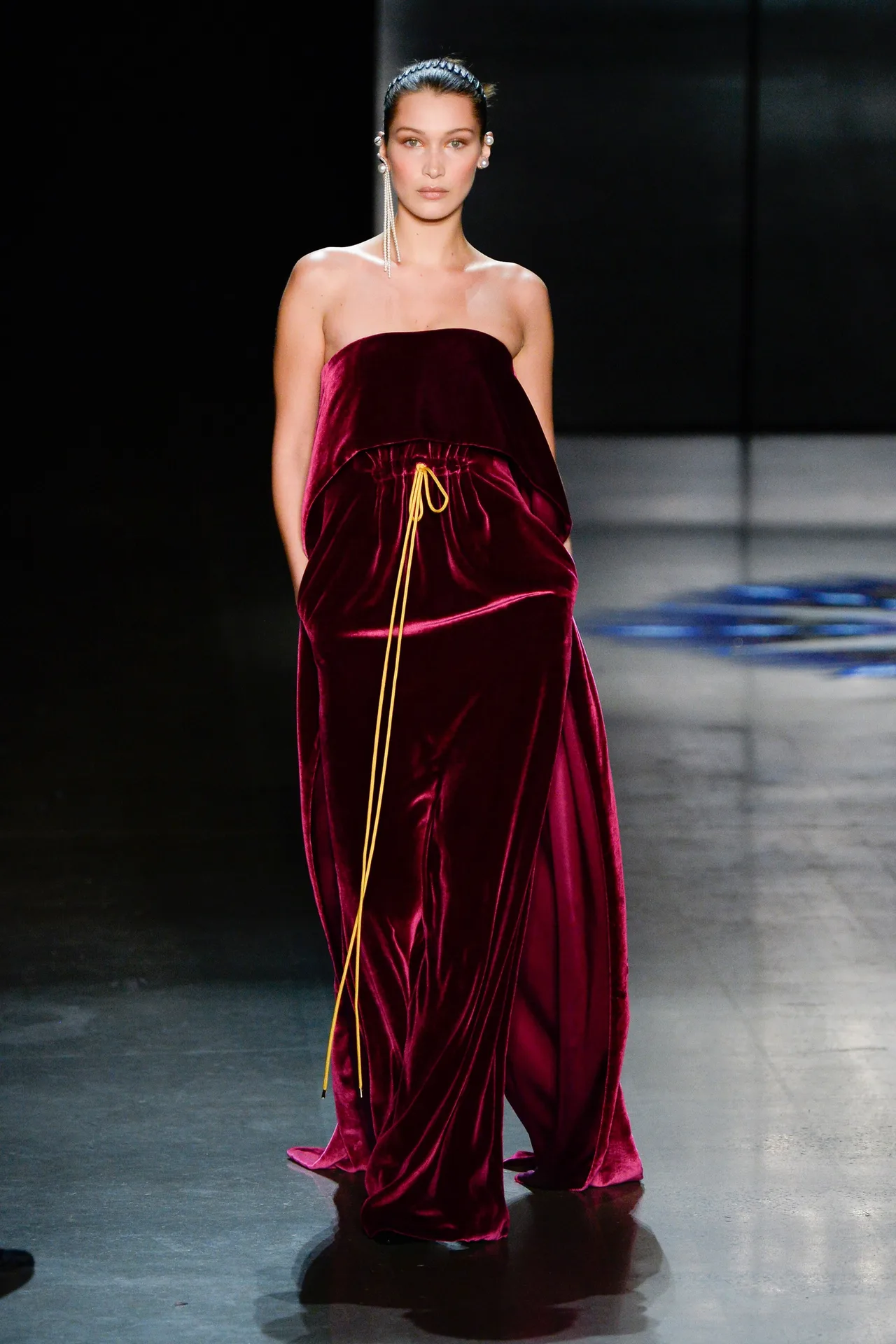 Những người mẫu trẻ đang "thống lĩnh" các sàn runway tại Tuần lễ thời trang New York 2018 12 Những người mẫu trẻ đang "thống lĩnh" các sàn runway tại Tuần lễ thời trang New York 2018 12