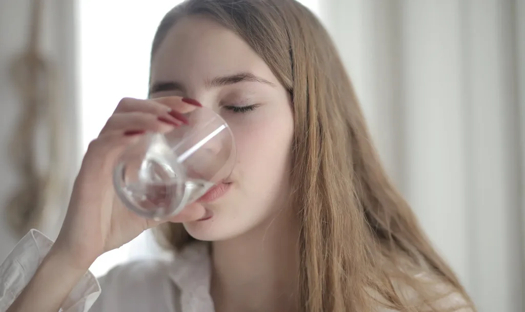 Bạn có thể uống nước trong thời gian nhịn ăn. Bạn có thể uống nước trong thời gian nhịn ăn.